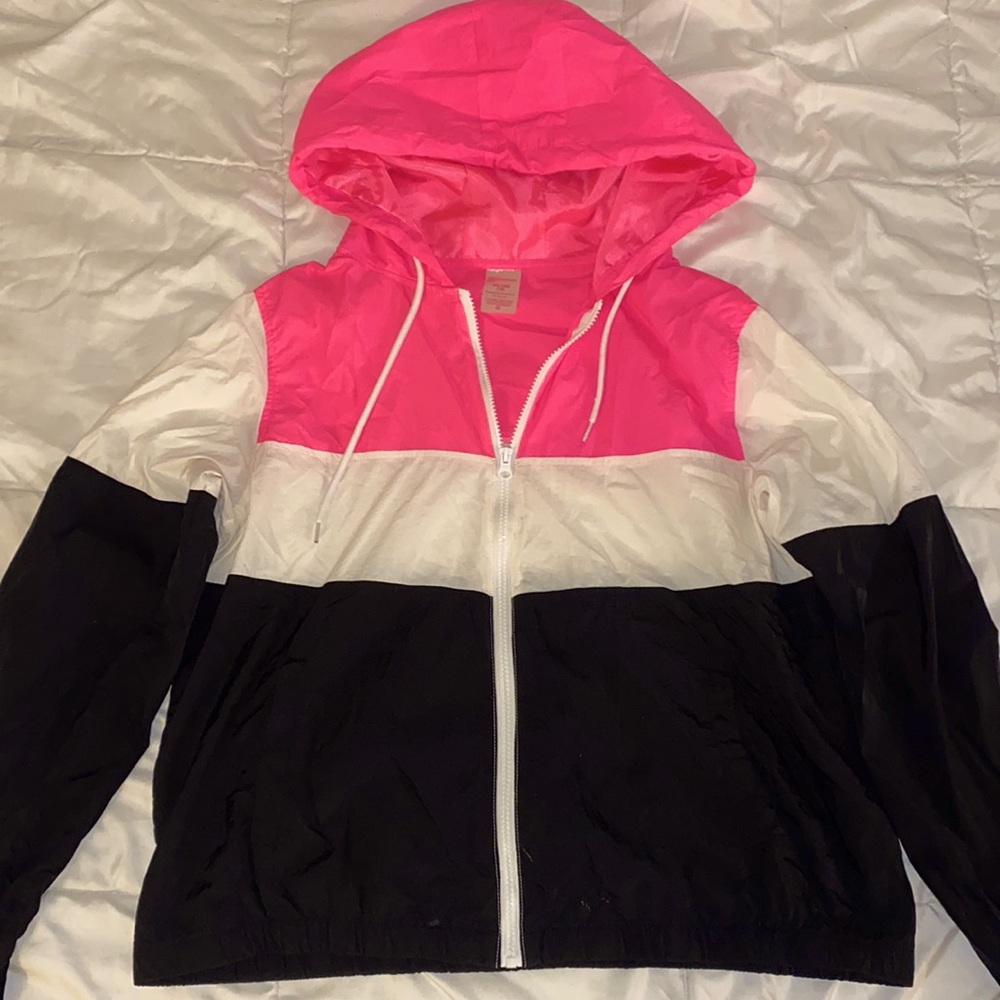 Cute long sleeve wind breaker with zipper and hoodie